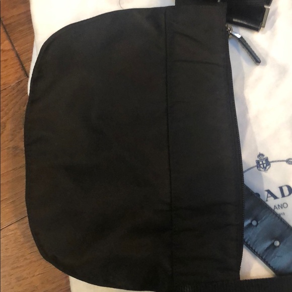 AUTHENTIC PRADA BELT BAG - Picture 7 of 8